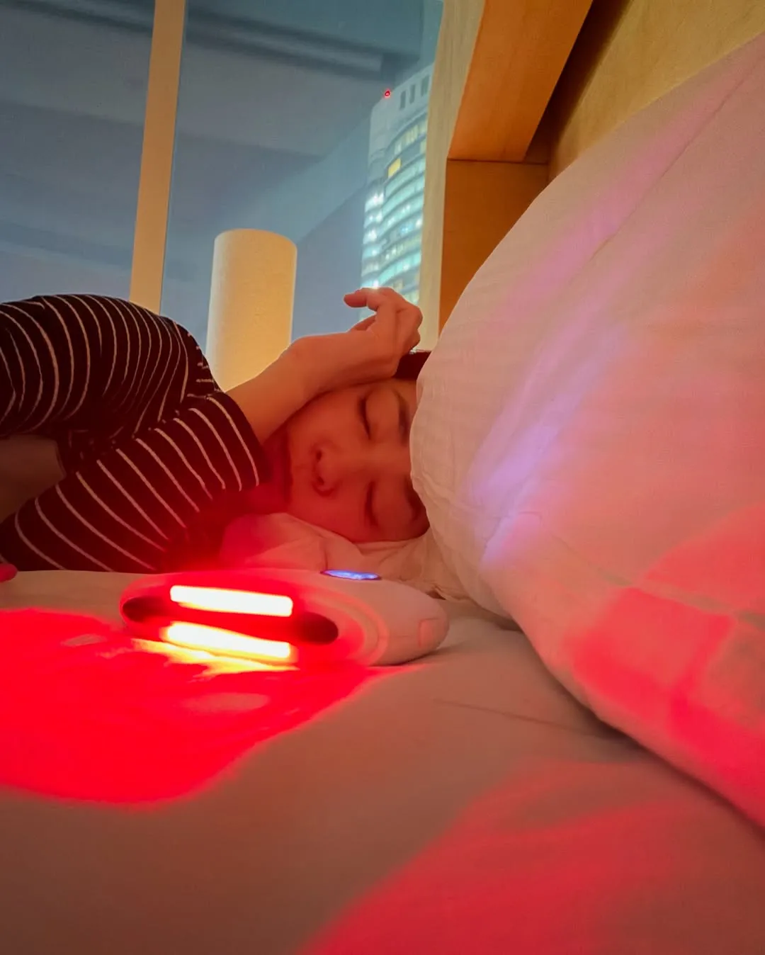 온열스톤 마사지에 푹 빠진 진재영