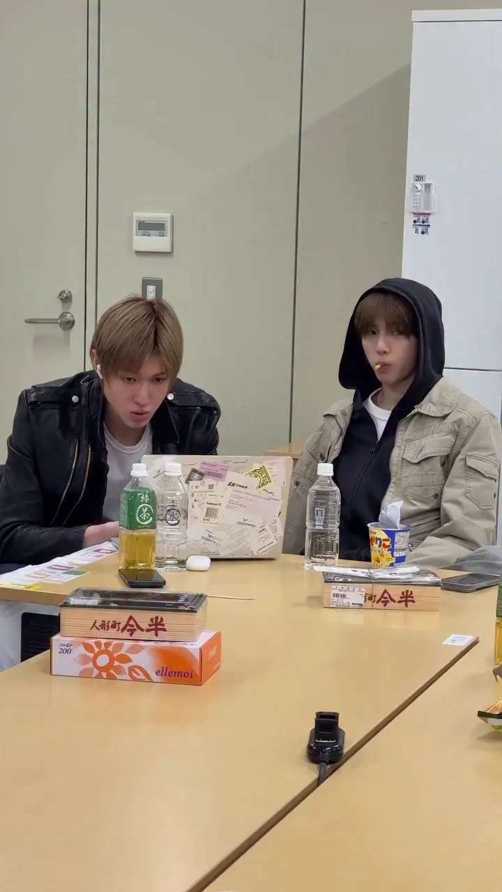 Cortis, Internet personality, Instagram