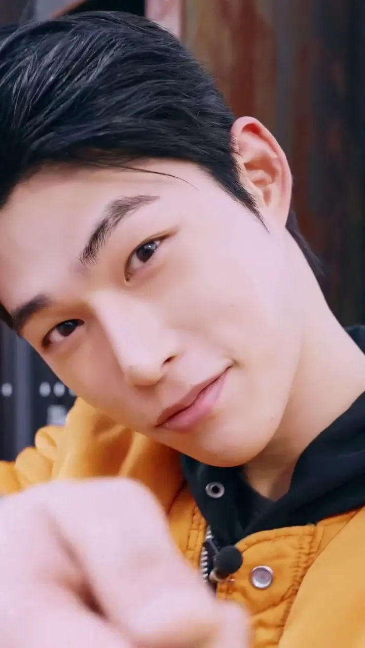 Song Seung-il, Advertisement, Orange theme, Apgujeong, Instagram