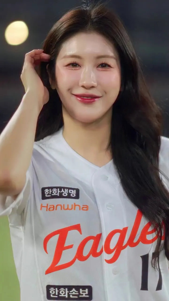 Hanwha Eagles, đội cổ vũ, công bố chính thức