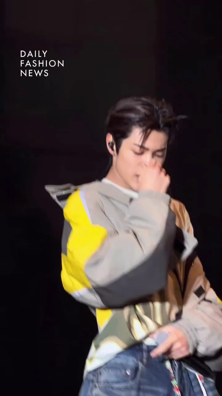 คอร์ติส, ไอดอล, เวทีพิเศษ