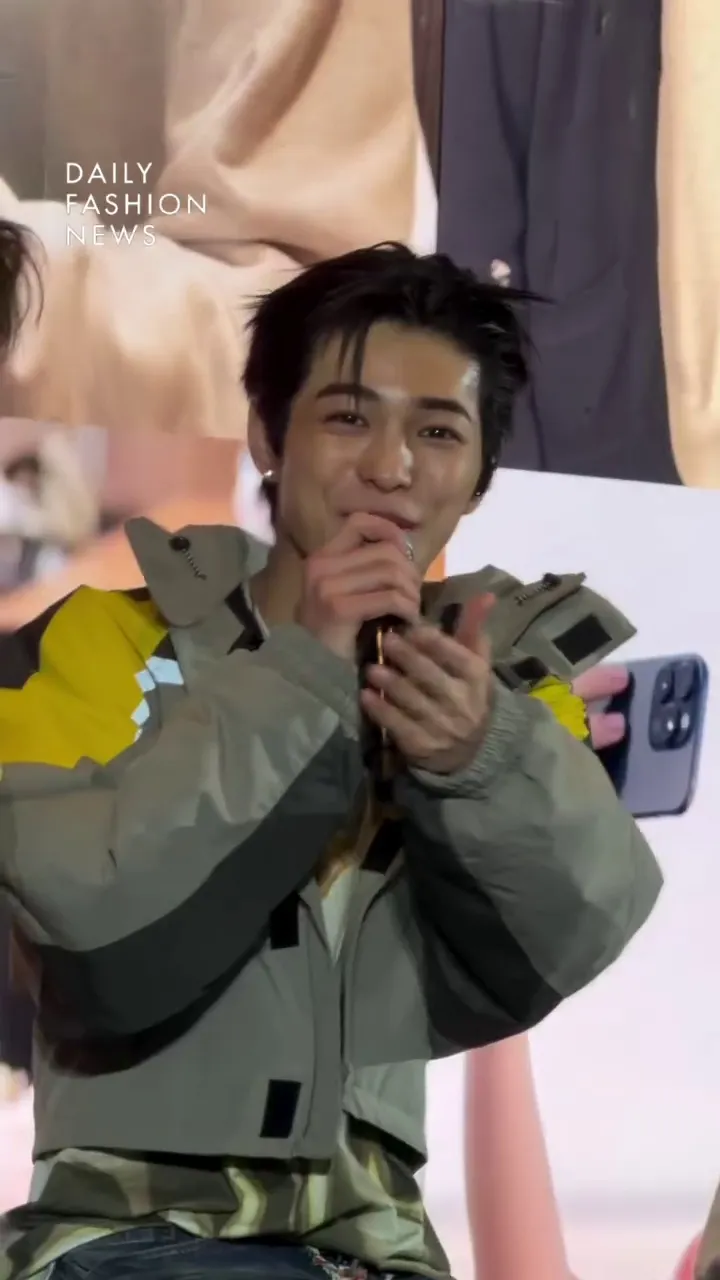 科爾蒂斯, 偶像, Apple