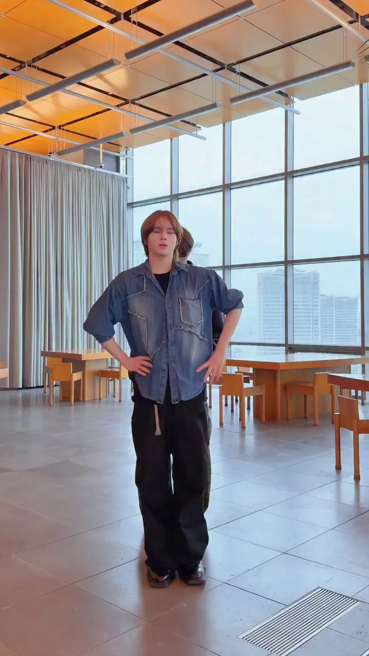 TOURS chính thức, nhóm nhạc, cập nhật Instagram