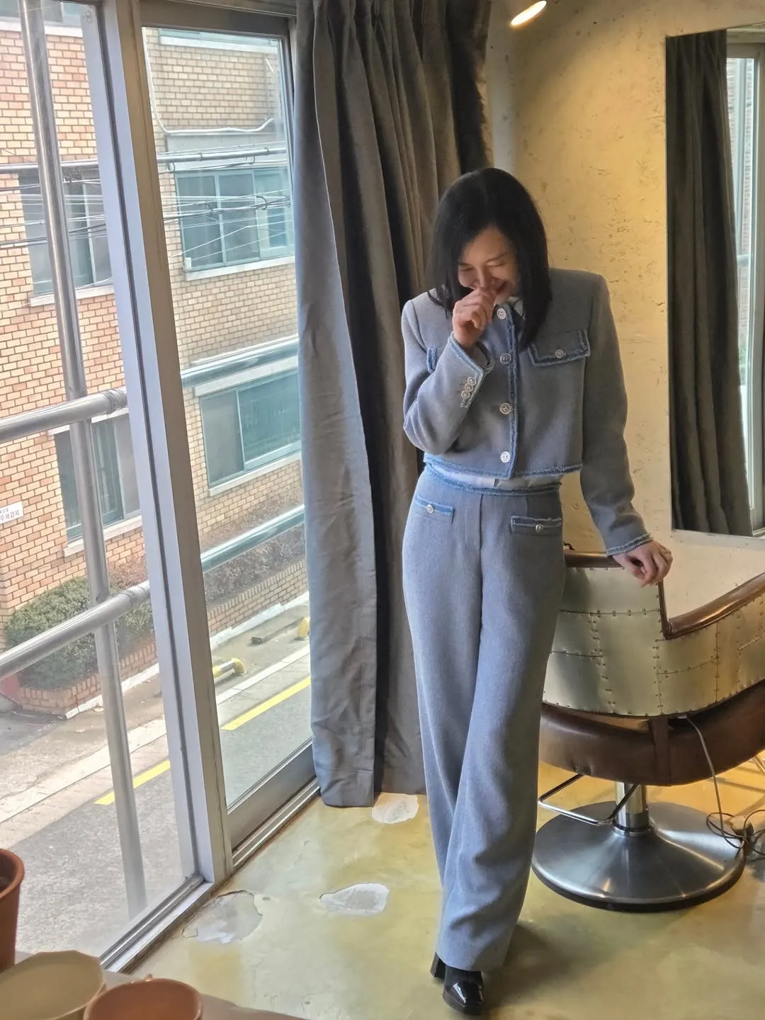 優雅的蔡時拉 展現洗練造型