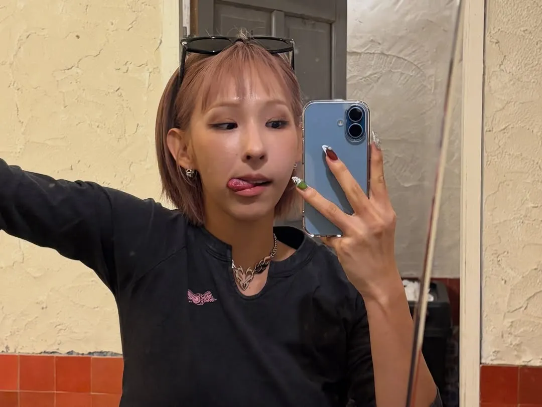 Mina Myoung, Instagram, Photo update