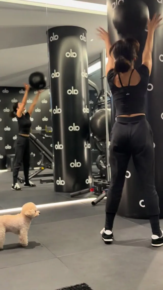 Ngôi sao fitness Jung Hye-young chia sẻ màn tập luyện đầy sức mạnh