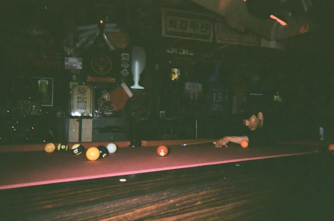 NU'EST 阿倫以撞球館照片公開近況