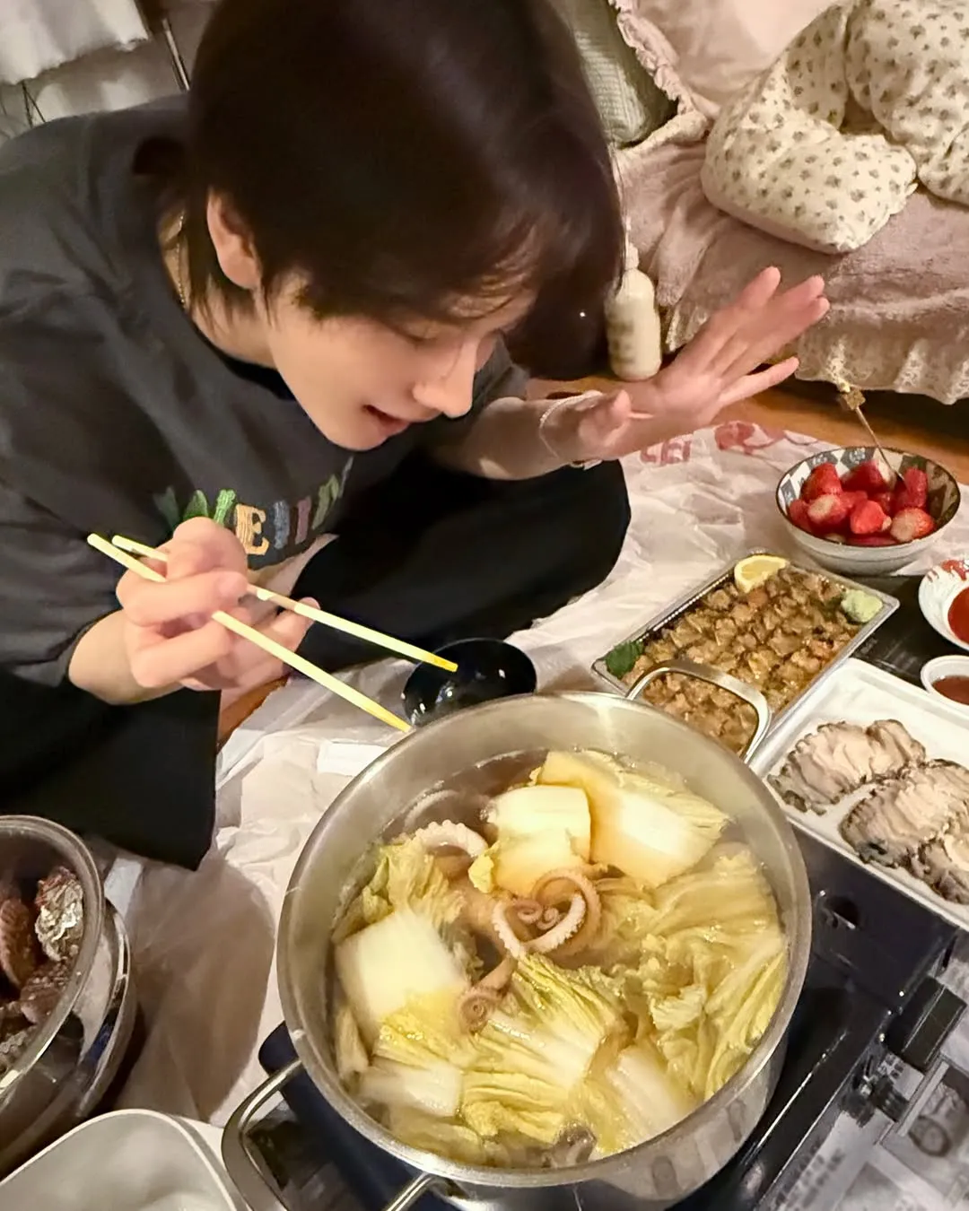 Official Tours, Instagram, Tiệc hải sản