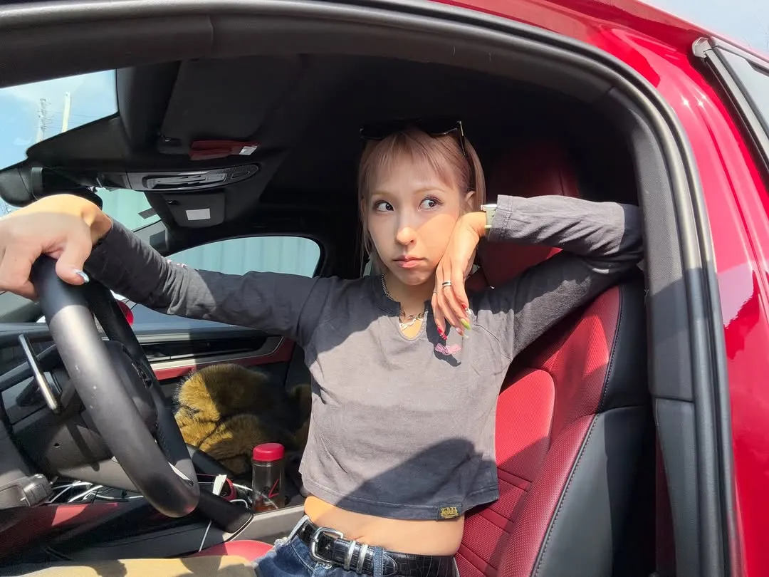 Mina Myoung, Instagram, Photo update