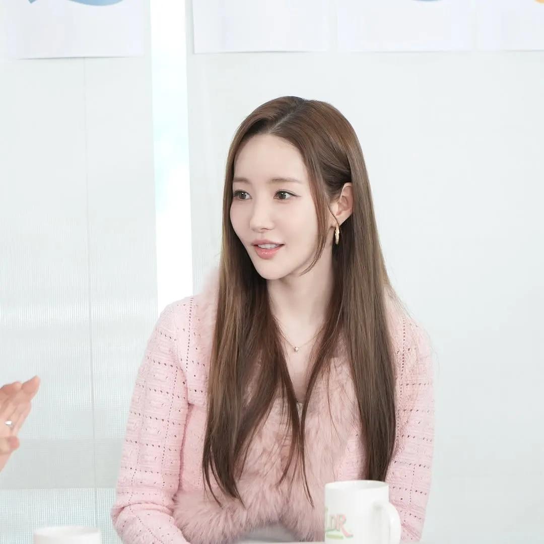 『サロンドリップ』で輝くパク・ミニョン、ウィ・ハジュンと和やかなトーク