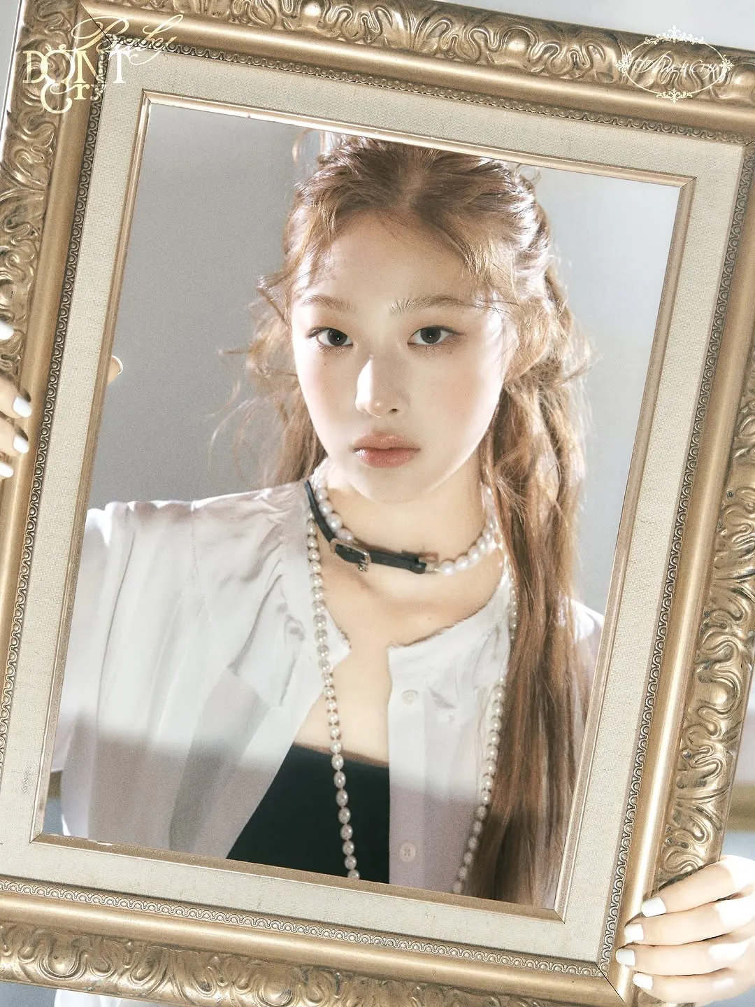 Baby Don’t Cry đầy mê hoặc, công bố ảnh concept thứ hai cho ‘AFTER CRY’