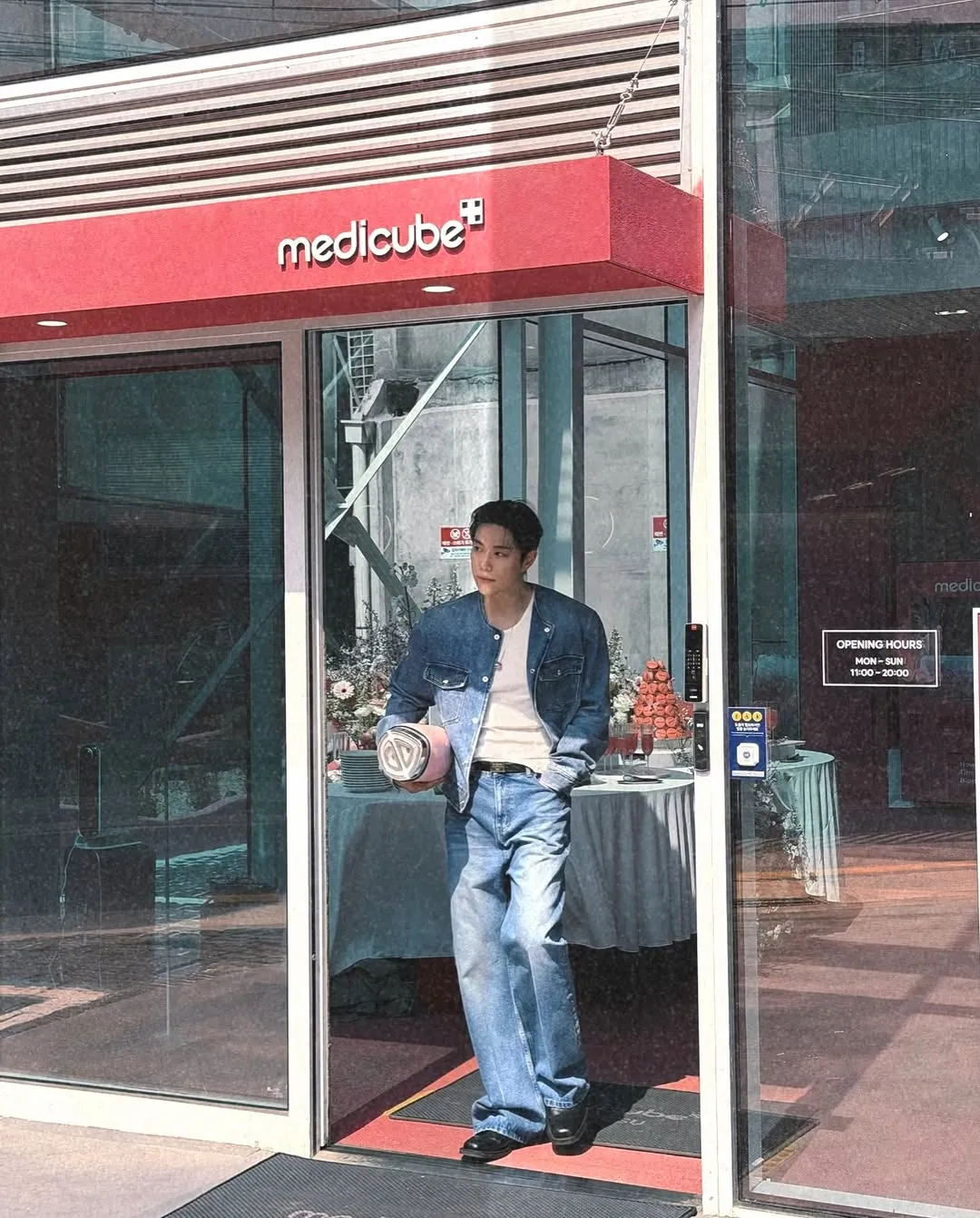 LeoJ, Instagram, medicube