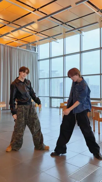 Màn trình diễn lộng lẫy của TOURS, cập nhật Instagram