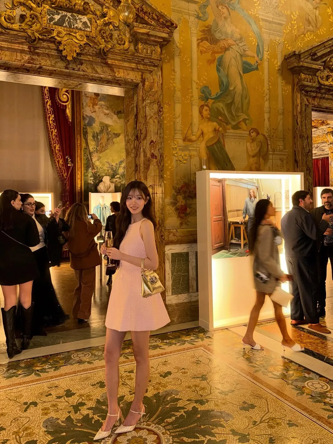 อีซีอัน, นักแสดง, อินสตาแกรม