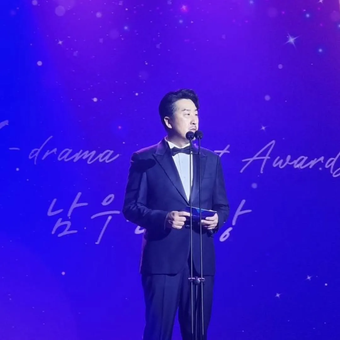 Hyun Bong-sik, Instagram, setelan jas, Method Acting, rilis, promosi