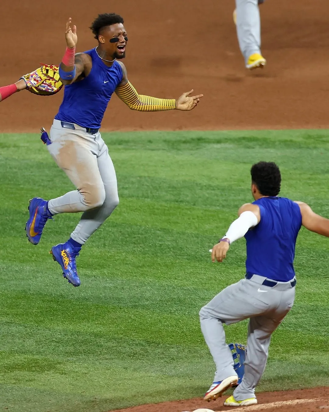 Air mata haru, Ronald Acuña Jr. merayakan kemenangan bersejarah Venezuela