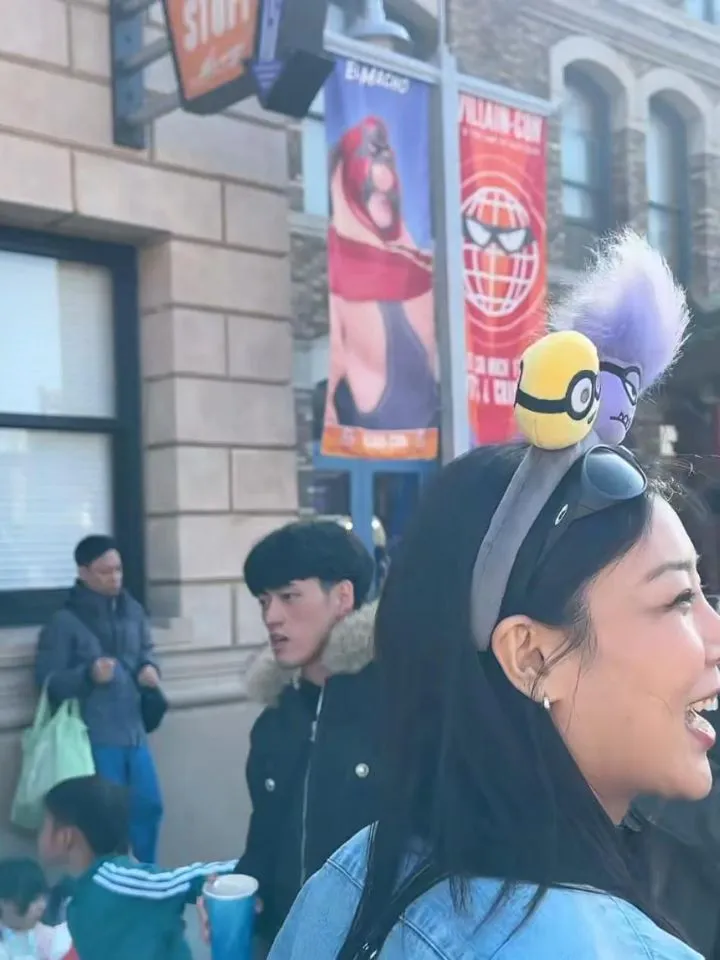 Chae Ri-na, Singer, Universal Studios Japan