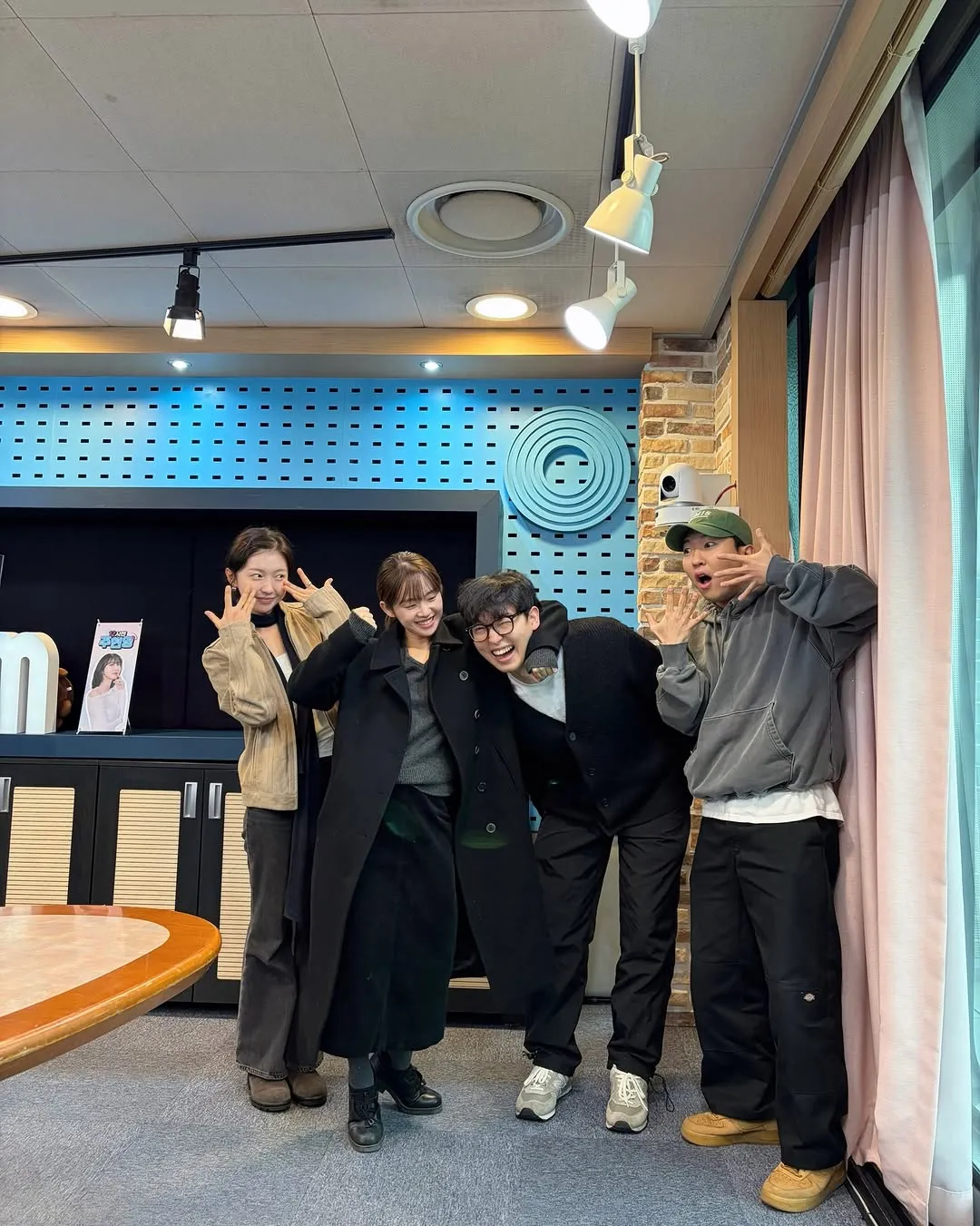 Joo Hyun-young gửi gắm thông điệp ấm áp, chia sẻ khoảnh khắc hạnh phúc