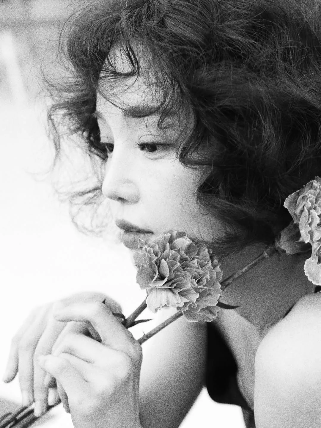 Vẻ đẹp đen-trắng thanh lịch, cập nhật Instagram của Nam Gyu-ri