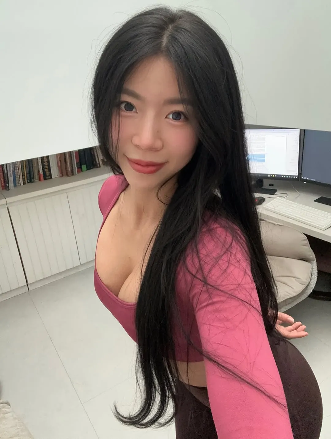 박지은, 유튜브 라이브 예고