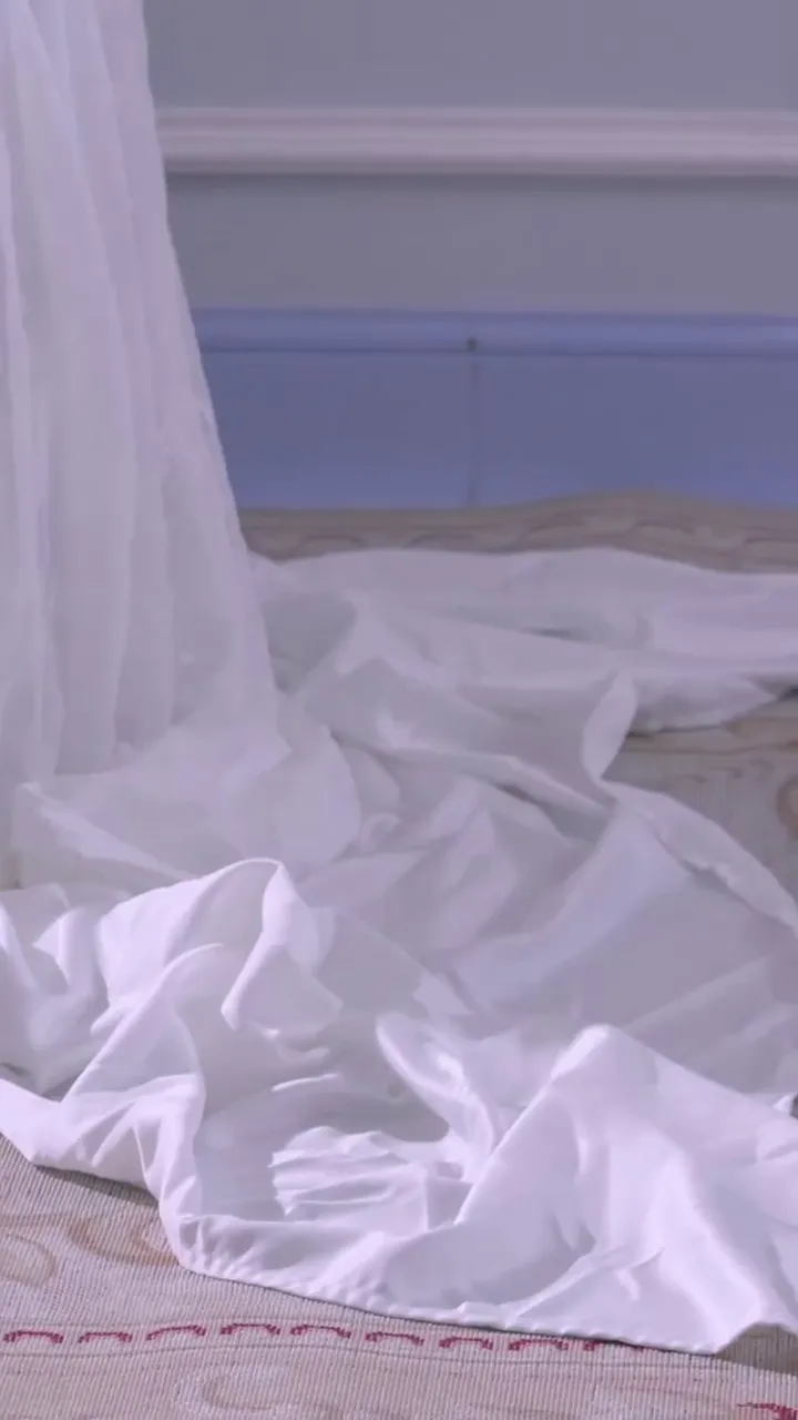 Baby Don’t Cry, Mia, Instagram, vẻ ngoài, người hâm mộ