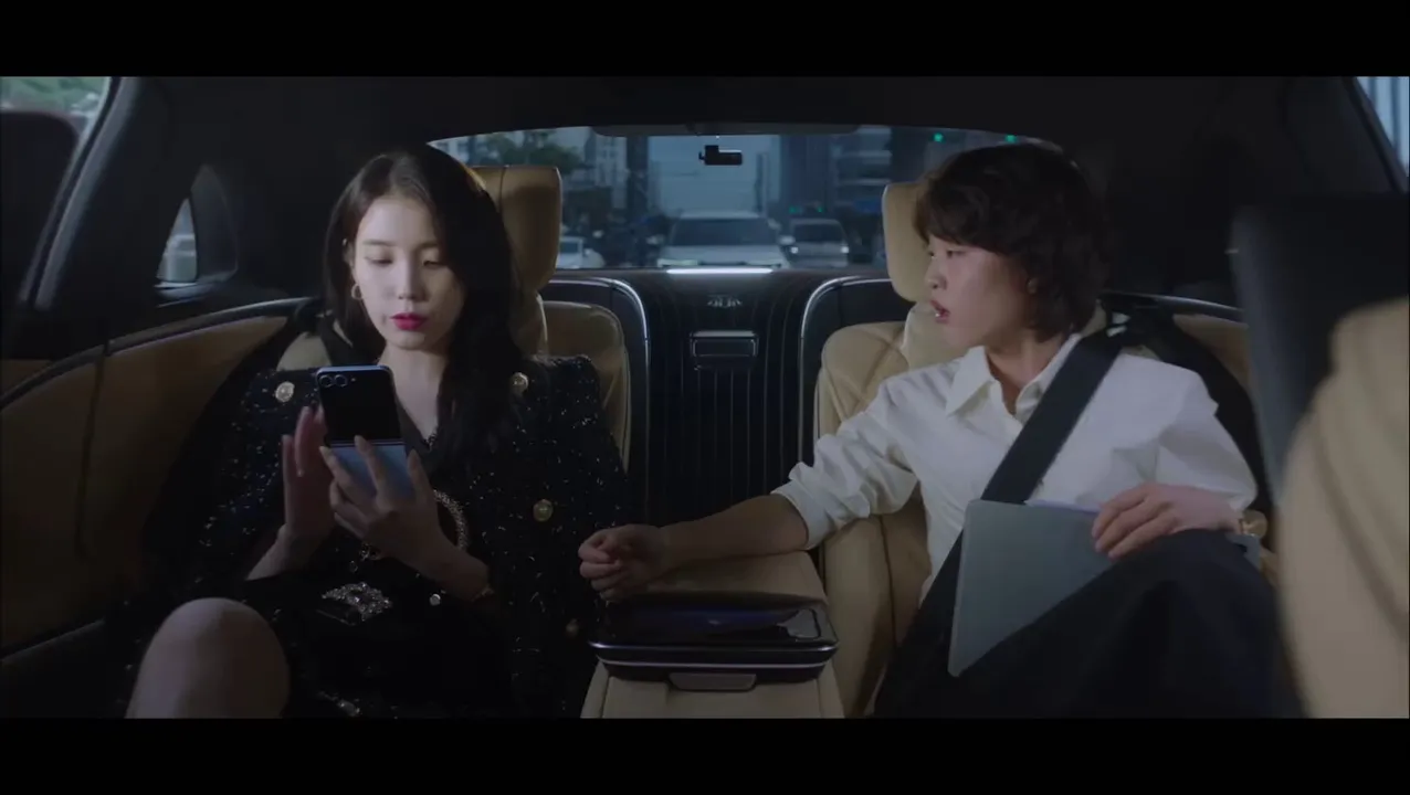 ไอยู, นักร้อง, นักแสดง, อินสตาแกรม, ซองฮีจู, พระชายาองค์ชายใหญ่แห่งศตวรรษที่ 21