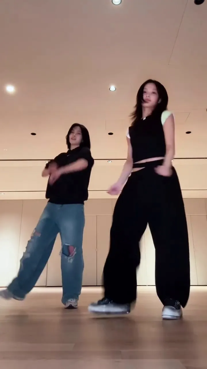 아일릿, 가수, 업데이트