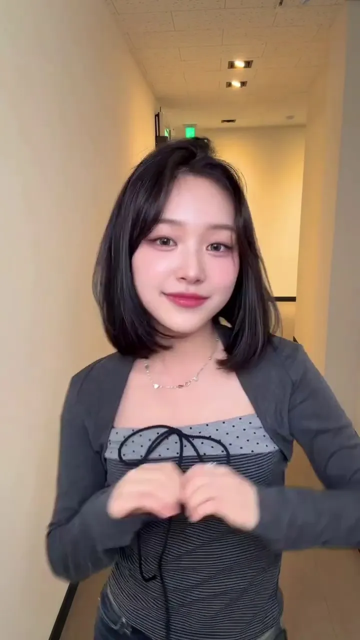 라잇썸, 아이돌, 유정