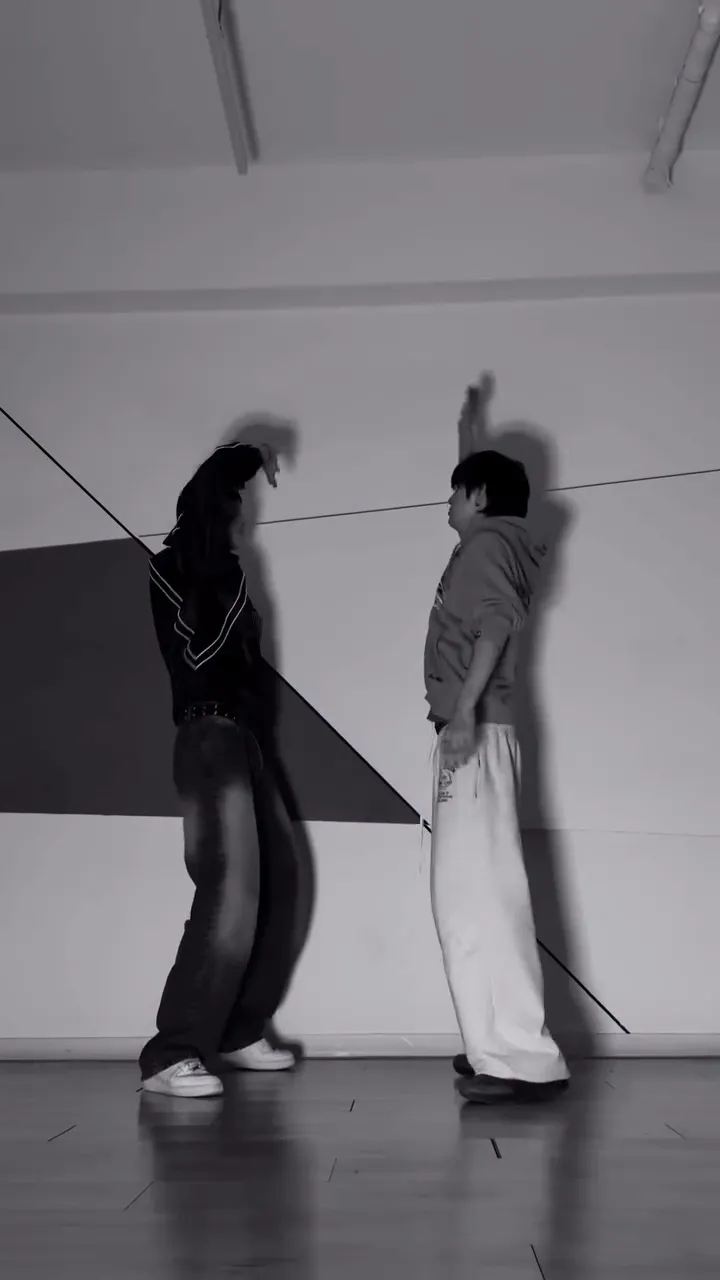 82MAJOR, YALES, Instagram