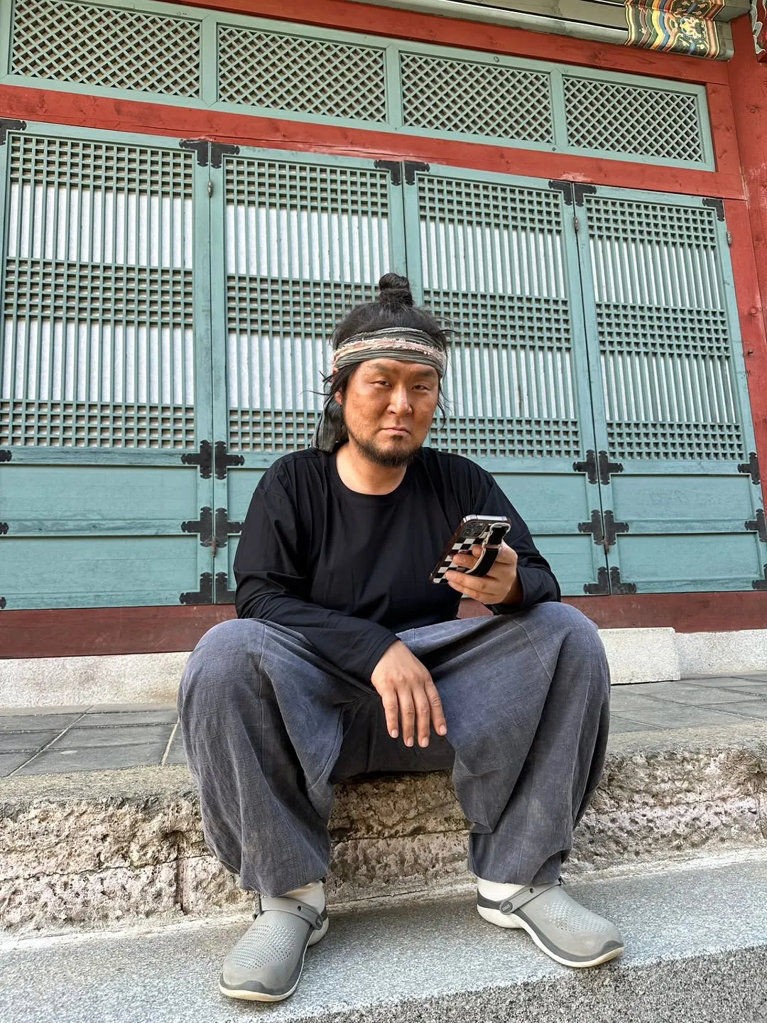 ยุนคยองโฮทุ่มสุดฝีมือ ท้าทายการปฏิบัติแบบงดพูด