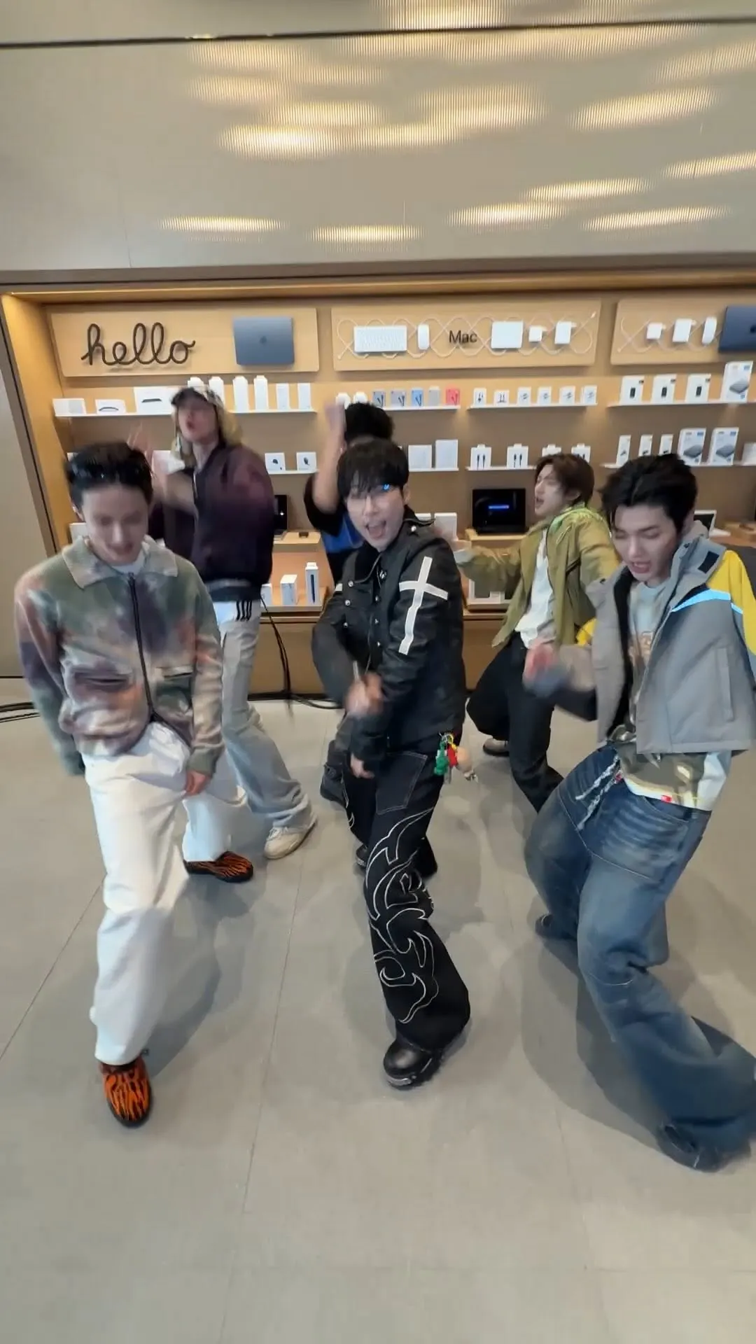 Cortis lộng lẫy, trình làng sức hút mới