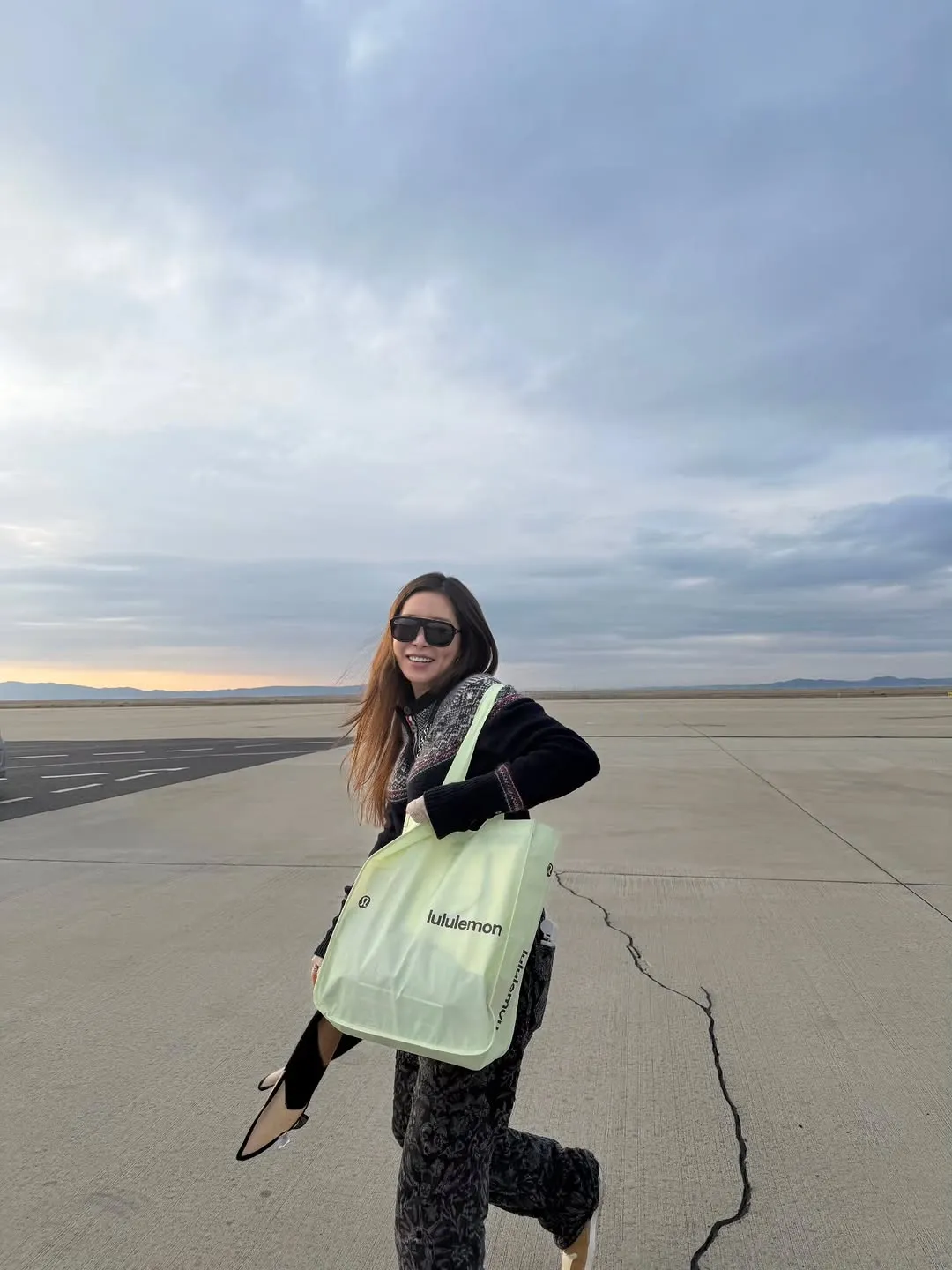 爽朗的蔡丽娜，大阪旅途中更新Instagram