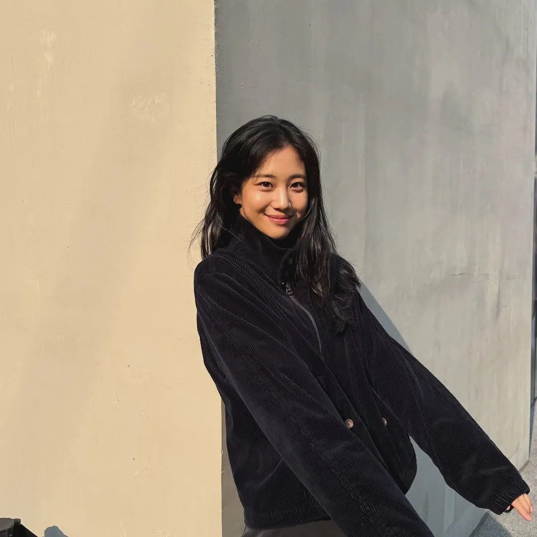 Sang ‘Jenius Wajah’ Hong Hwa-yeon, update di Instagram