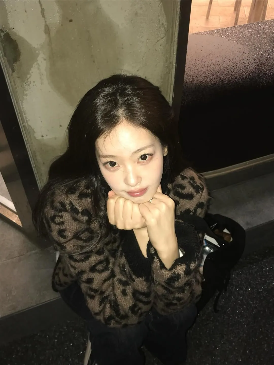 神秘魅力，崔熙珍更新Instagram