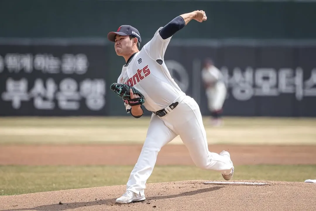 Victoria arrolladora: Lotte Giants pisan el acelerador