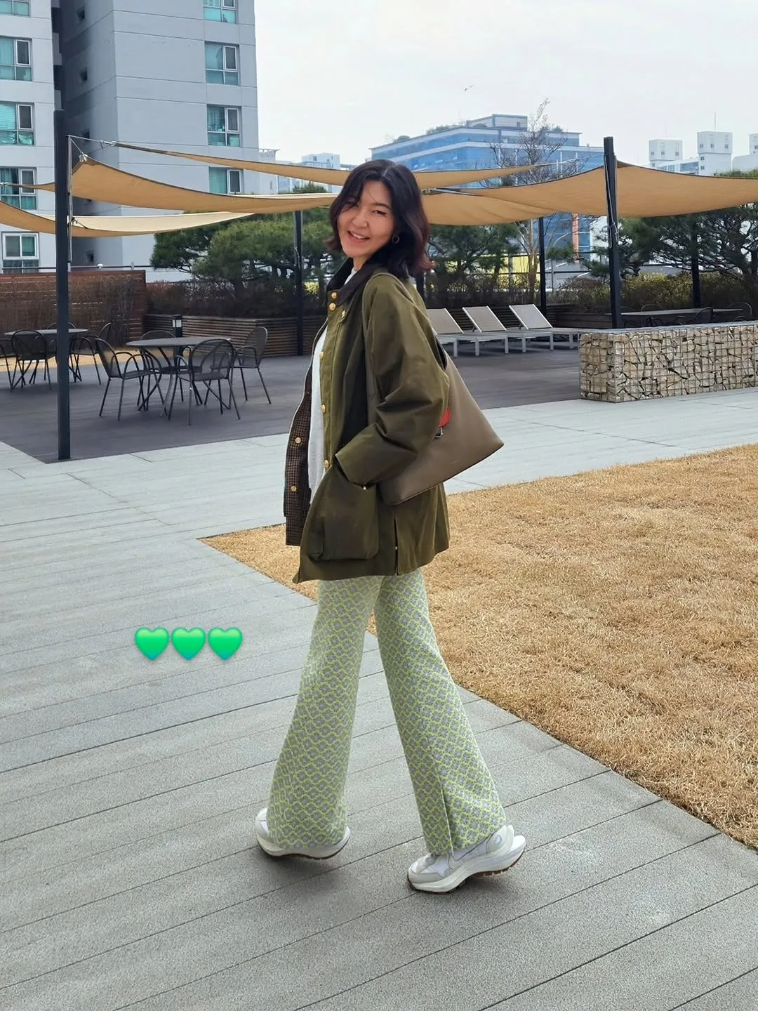 Han Hye-yeon mở pre-order đợt 2 cho quần Joy