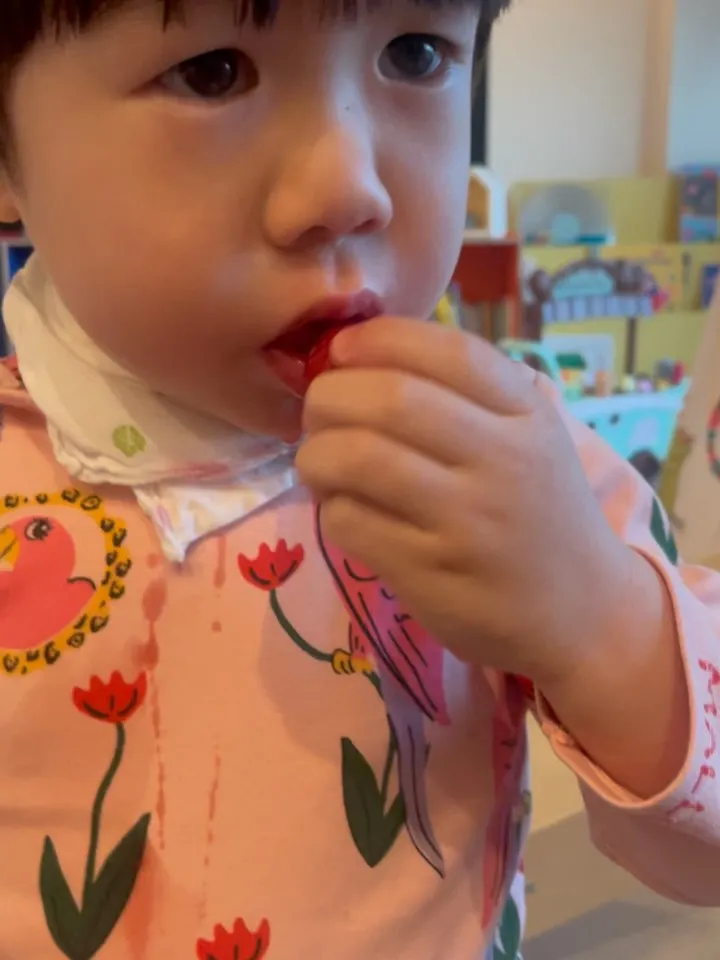 可愛的草莓殺手登場，姜在俊公開俏皮日常