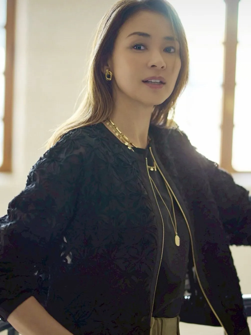 청춘의 아이콘 야노시호, 봄과 여름 패션을 선보이다