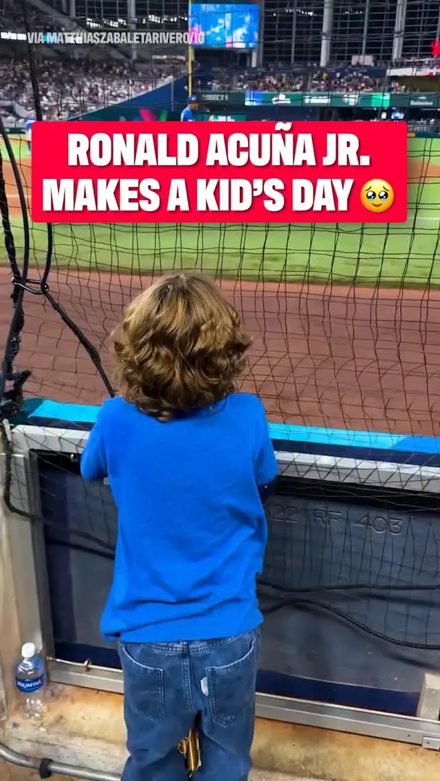 Momen Mengharukan: Ronald Acuña Jr. Beri Hadiah Spesial kepada Seorang Bocah