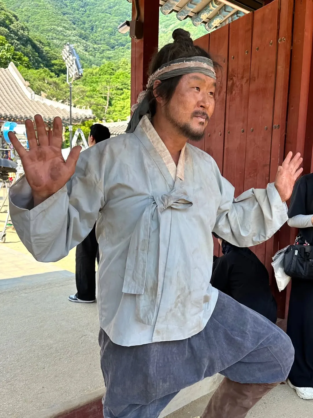 ยุนคยองโฮ, นักแสดง, เข้าฉายใหญ่, การแสดงแบบเมธอด, อินสตาแกรม