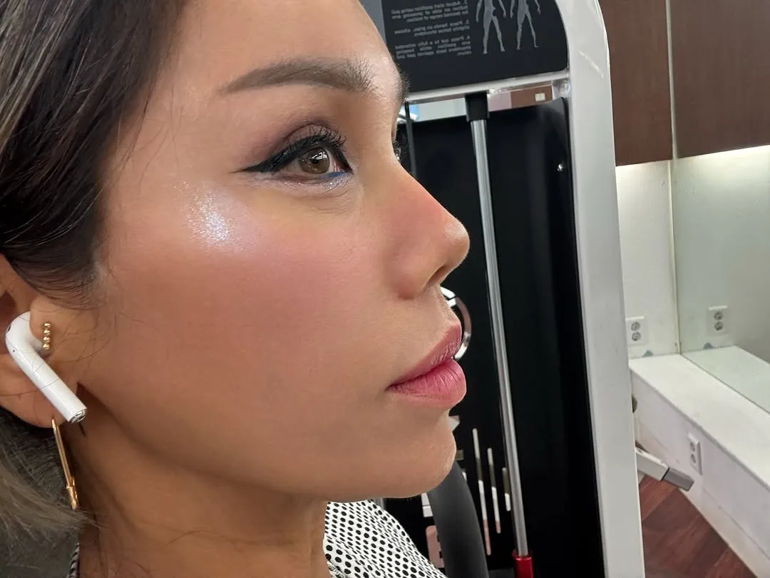 คิมซงเผยรีวิวการใช้ฟลัชทินต์ ลุคธรรมชาติสะกดตา