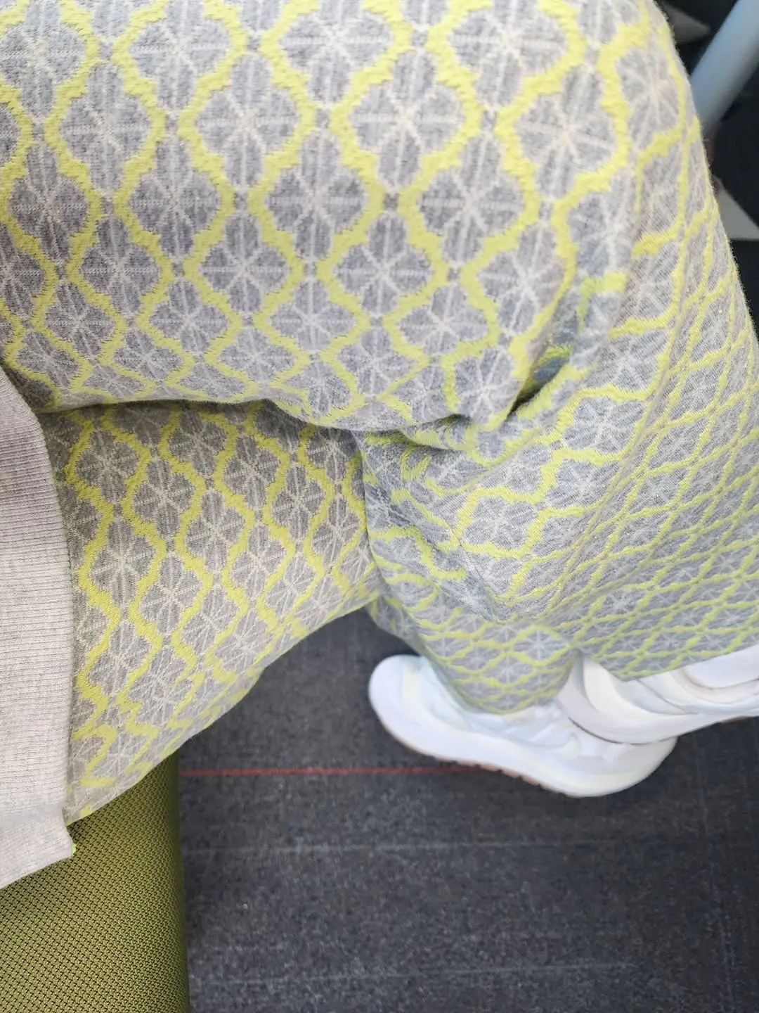 韩惠妍, 造型师, JOY裤