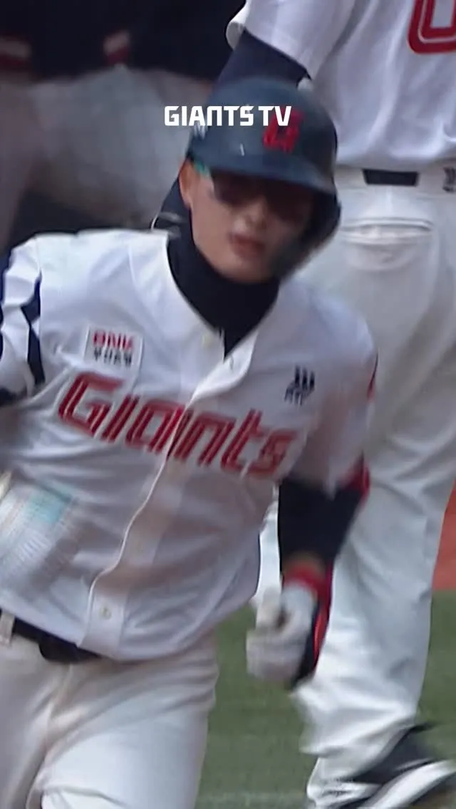 ロッテ・ジャイアンツ、ユン・ドンヒの2ラン本塁打に熱狂