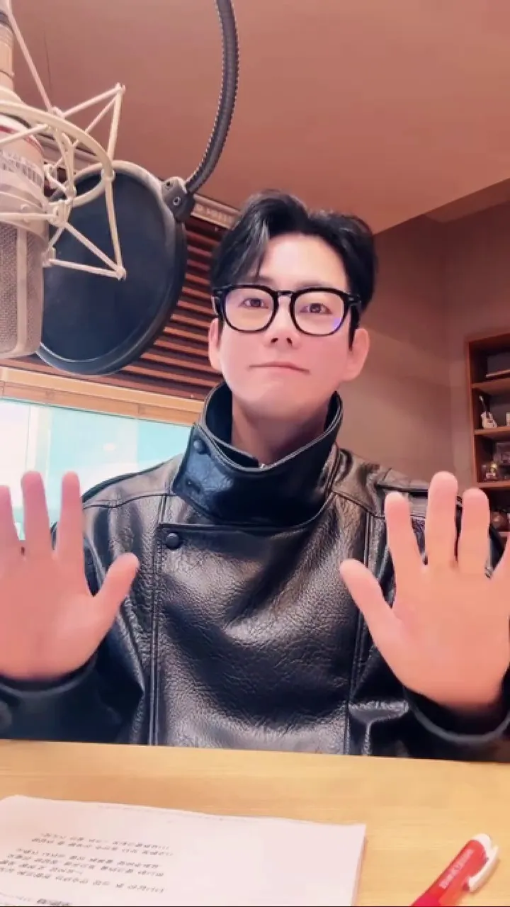 เทอี, นักร้อง, ไปทำงาน