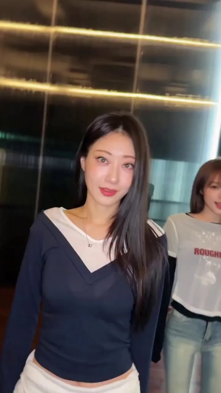 ชเวเยนา, นักร้อง, อินสตาแกรม, ไนน์มิวเซส, คยองรี, ดอลส์, Dolls