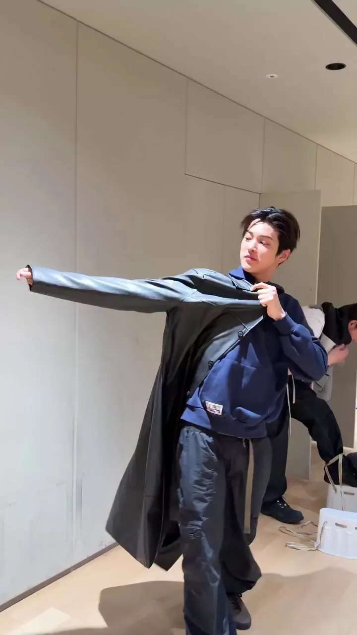 Cortis, Idol, Instagram update