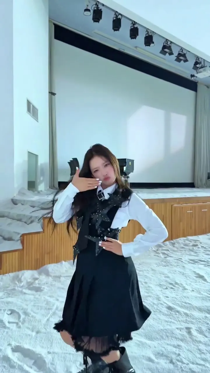 BabyDONTCry, ca sĩ, Instagram