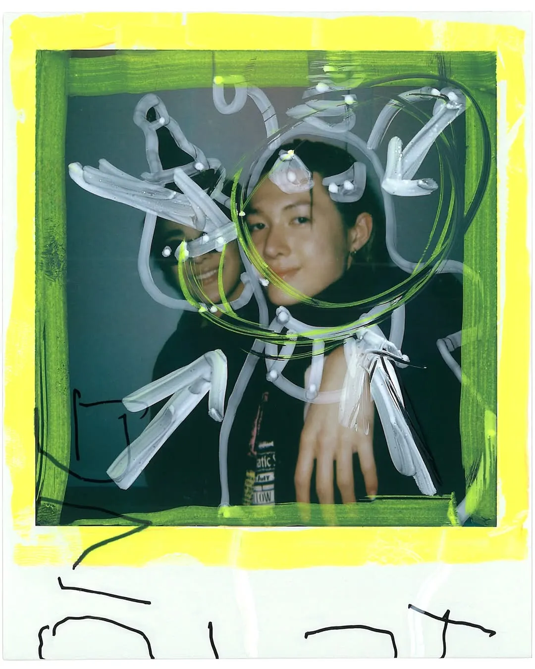 En su cumpleaños, estilo especial: Cortis desborda encanto