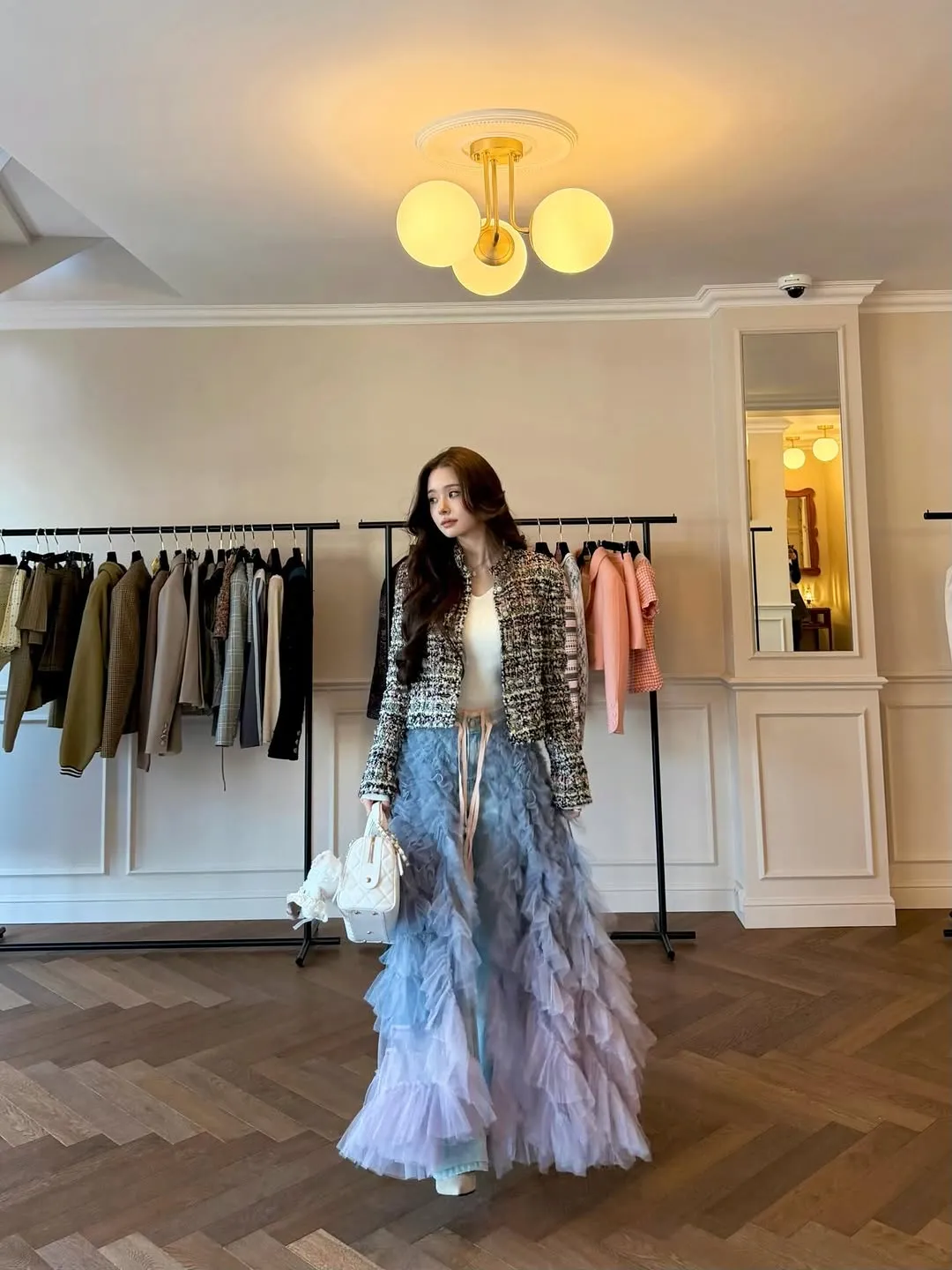 优雅的宋智雅在Instagram晒出新造型