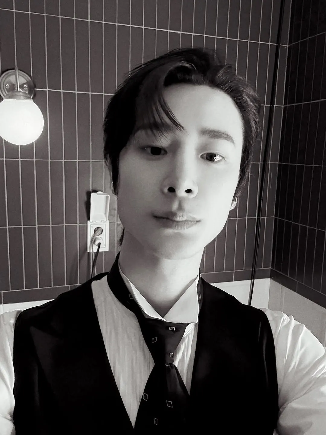 Após a estreia, Cha Jung-woo interage com os fãs